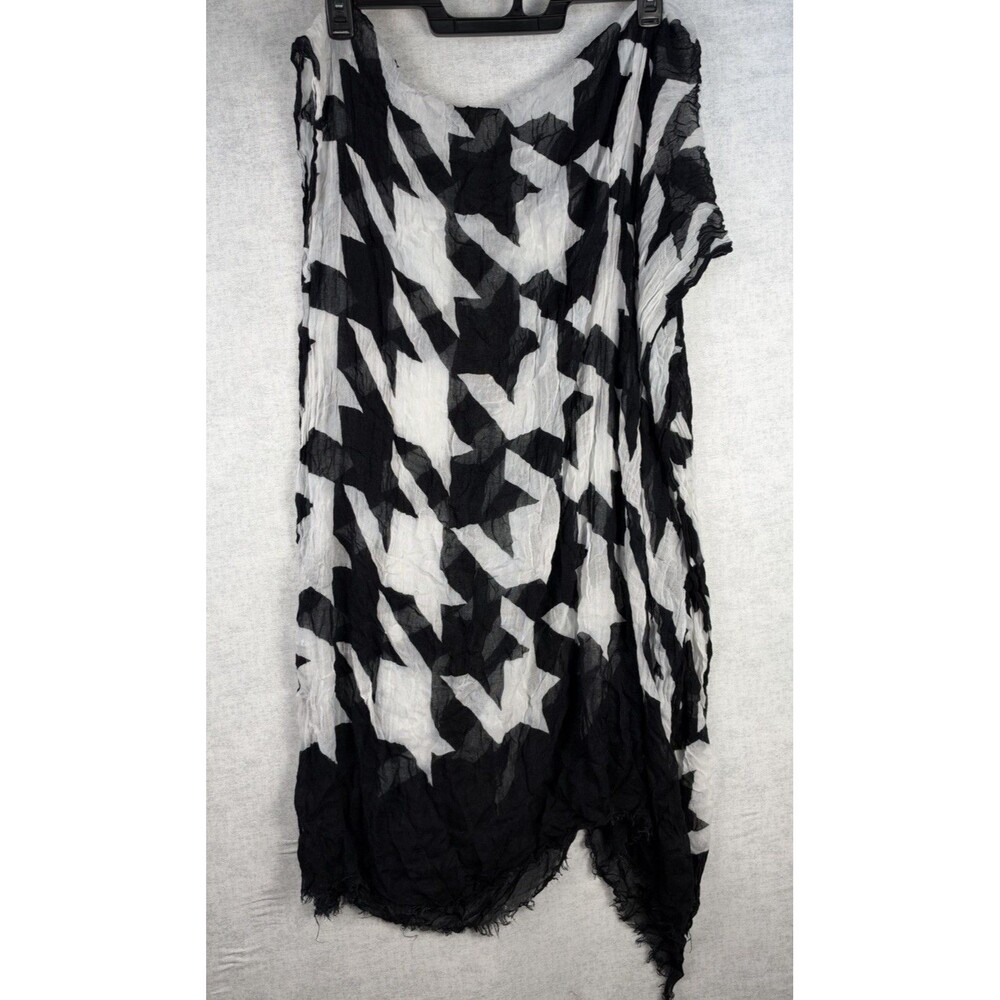Torino Black White Geometric Scarf Wrap Shawl Eyelash Fringe Viscose Light
